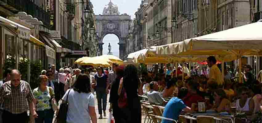 Portugal Car Hire for tourists in Portugal at Lisbon airport, Faro airport, Porto airport